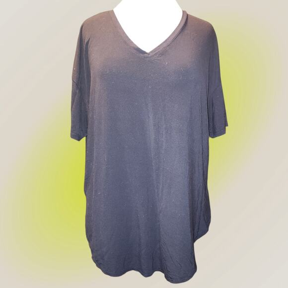 Chic Snake Print Capri Set with Black Oversized Top! - Picture 2 of 9